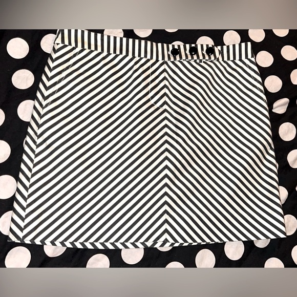 J.Crew Balck & White Stretch Skirt 🖤 - Picture 1 of 2